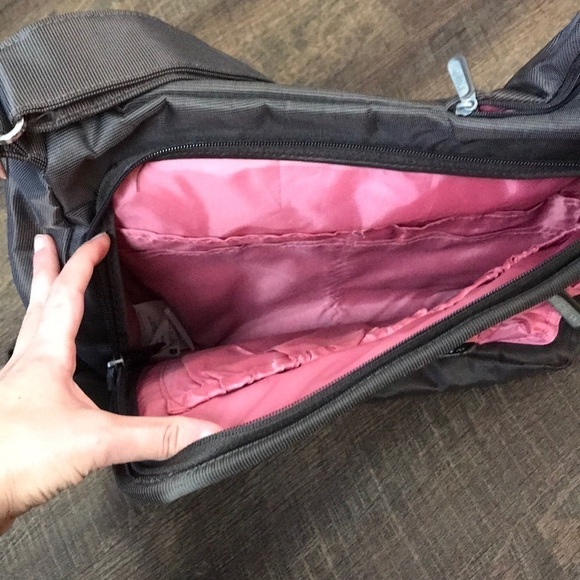 JJ Cole Collections Laptop Bag - Picture 5 of 14